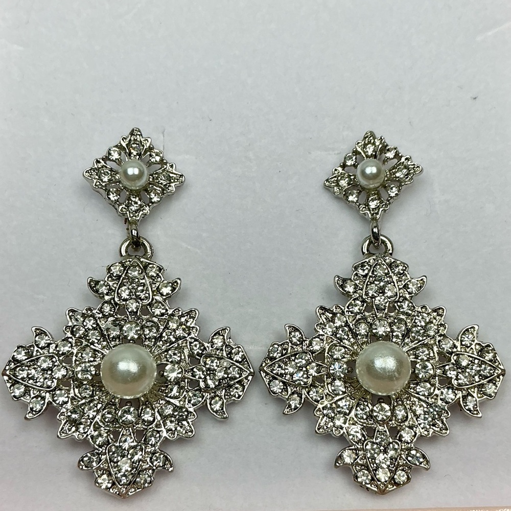 ⚜️Antique Style  Elegant Ornate Crystal Pearl  Chandelier Drop Earrings